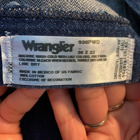 Men’s Wrangler jeans - Picture 3 of 3